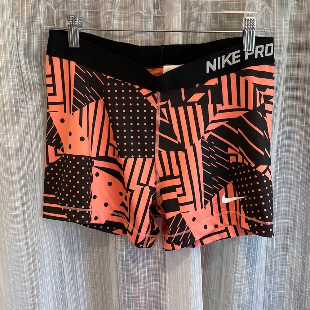 Nike Pro 3 inch shorts, size XL, black and coral